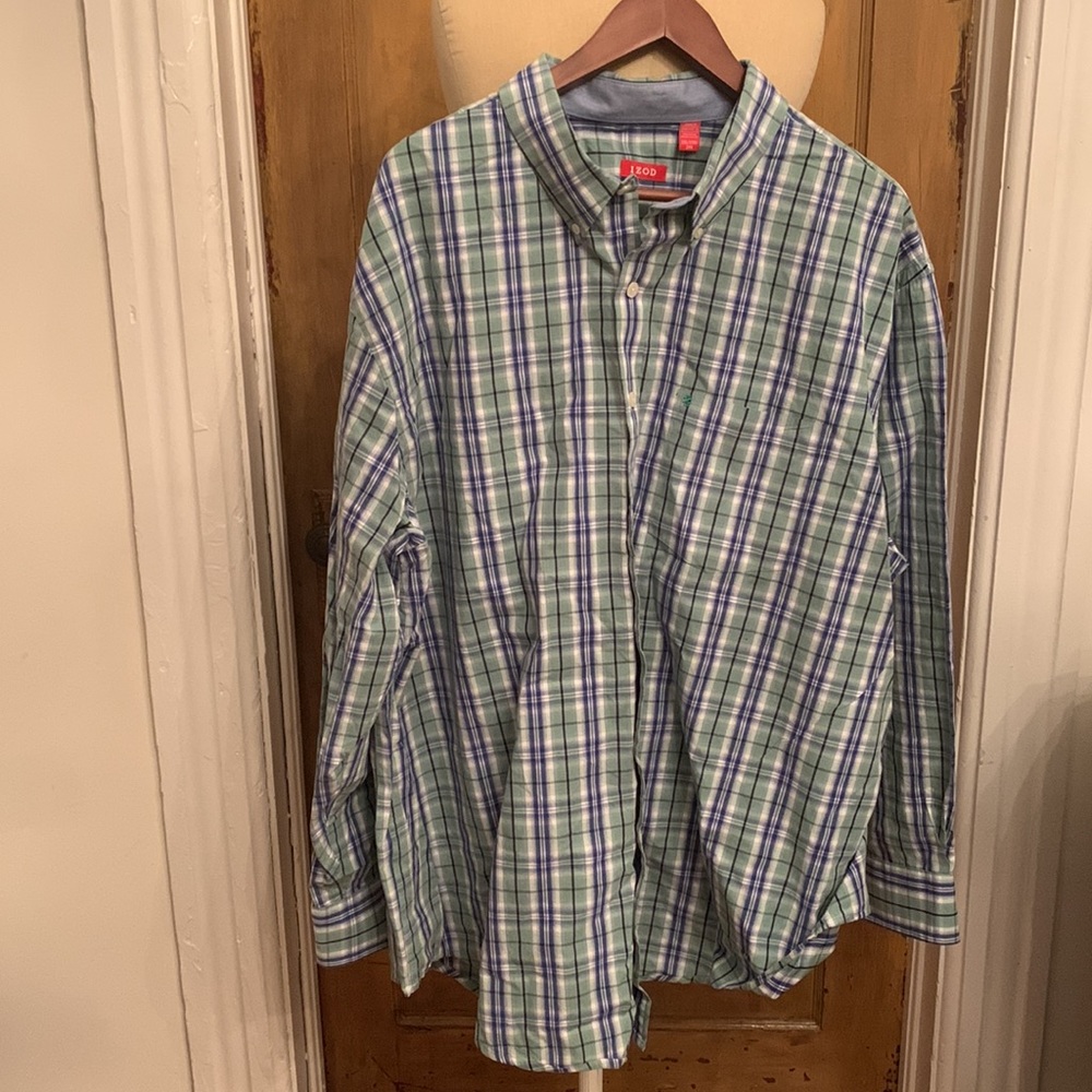 NWOT BIG AND TALL men’s 2XL IZOD plaid button down